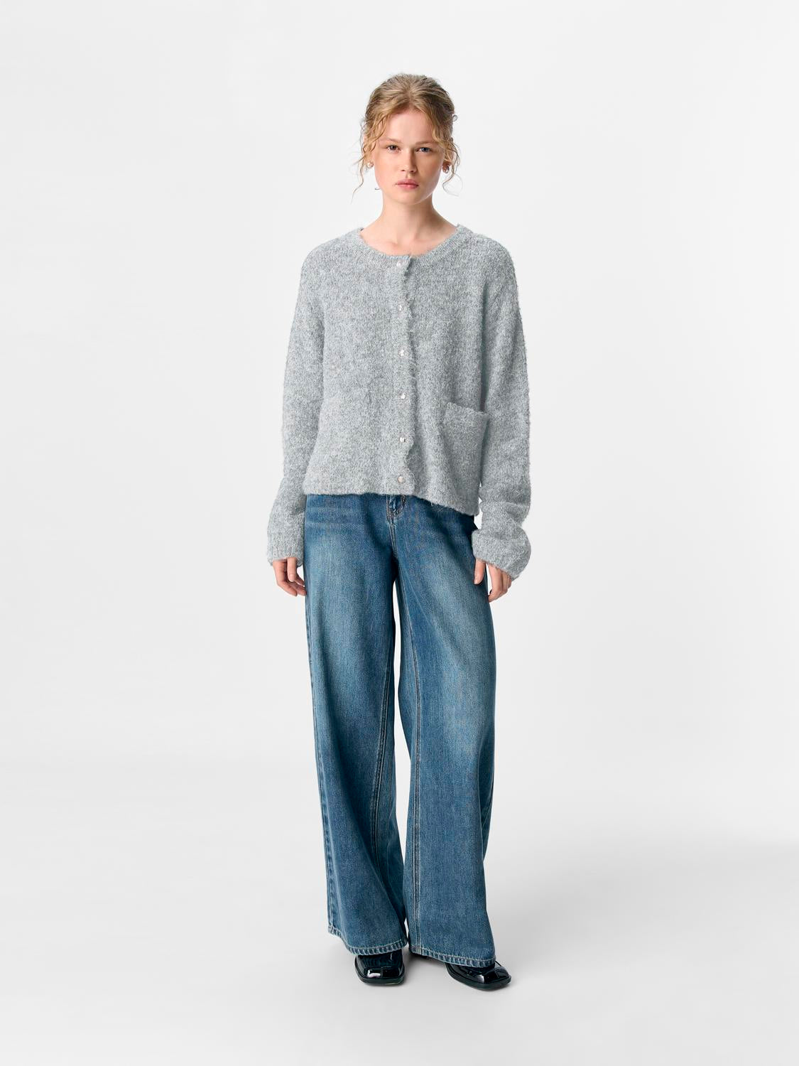 model_shot-front_full